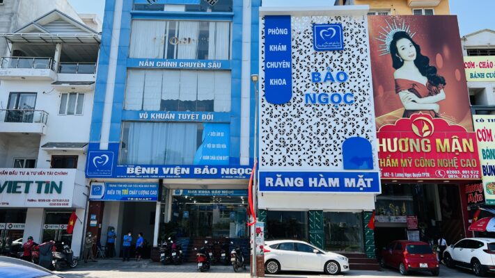 Nha khoa Bảo Ngọc toạ lạc tại 410 Lương Ngọc Quyến, Tp Thái Nguyên với không gian sạch sẽ, thoáng mát.